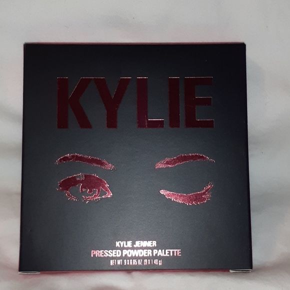 NEW Kylie Jenner Burgundy‎ Powder Eyeshadow Palette - Picture 1 of 4
